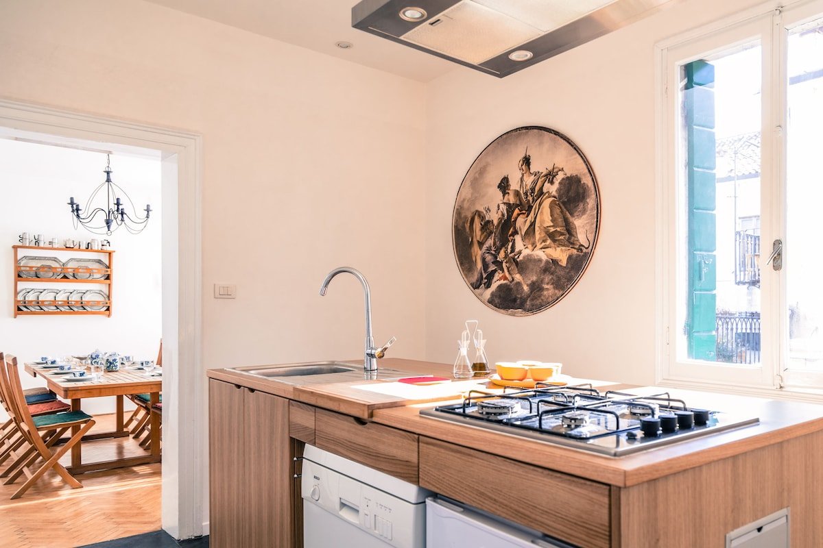 Big apartment&big terrace in the center of Venice gallery image 4