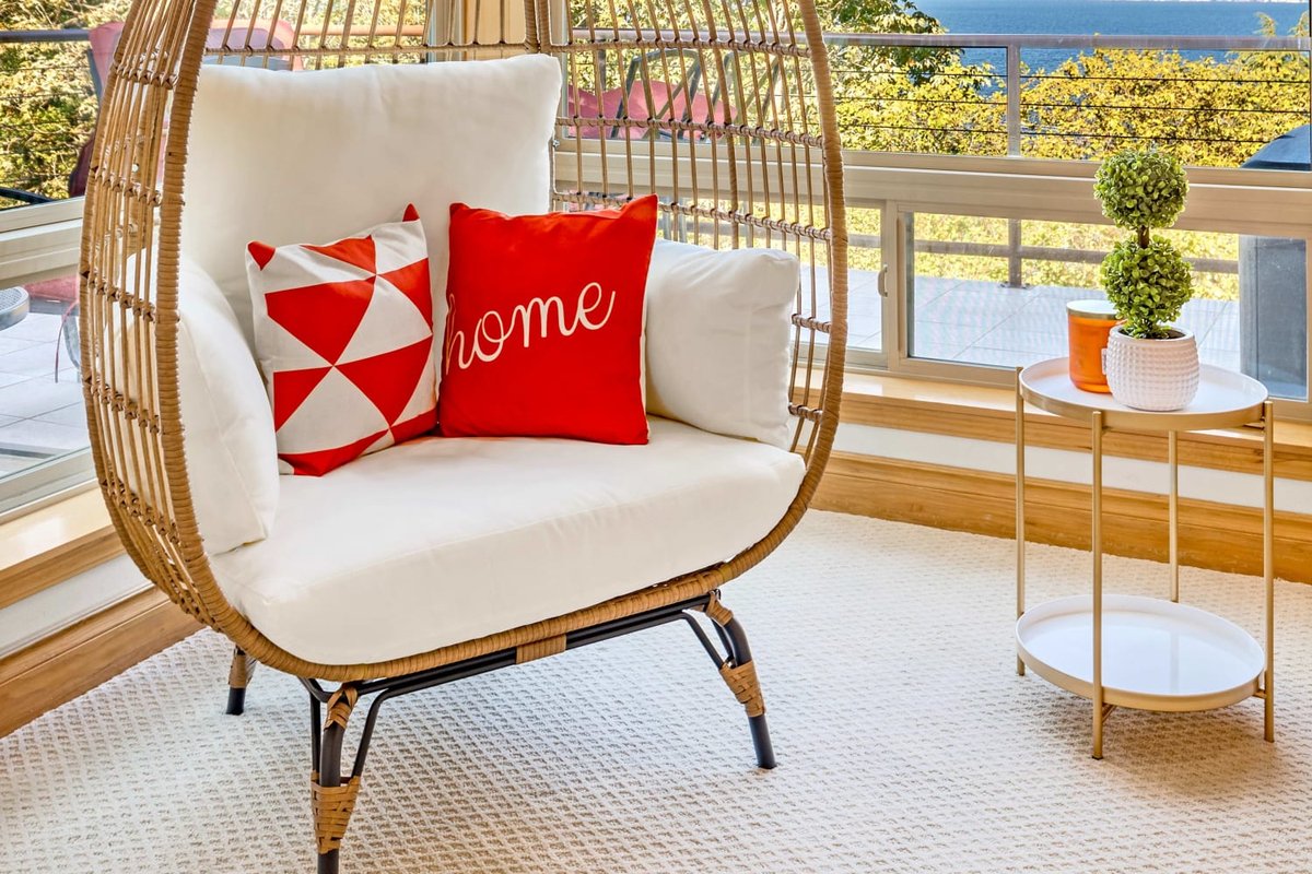 Purple House w/ Water View | 3 Decks | Gym | UW