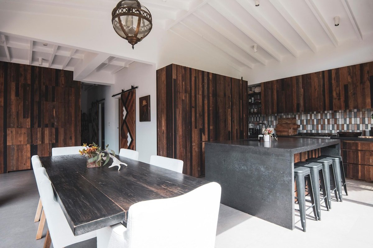 The Black Ace Residence | Heated Magnesium Pool gallery image 4