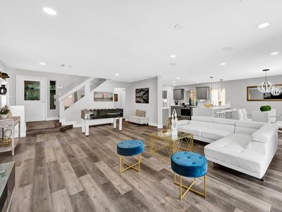 Modern 4 bedroom w/ pool,parking, patio,and grill