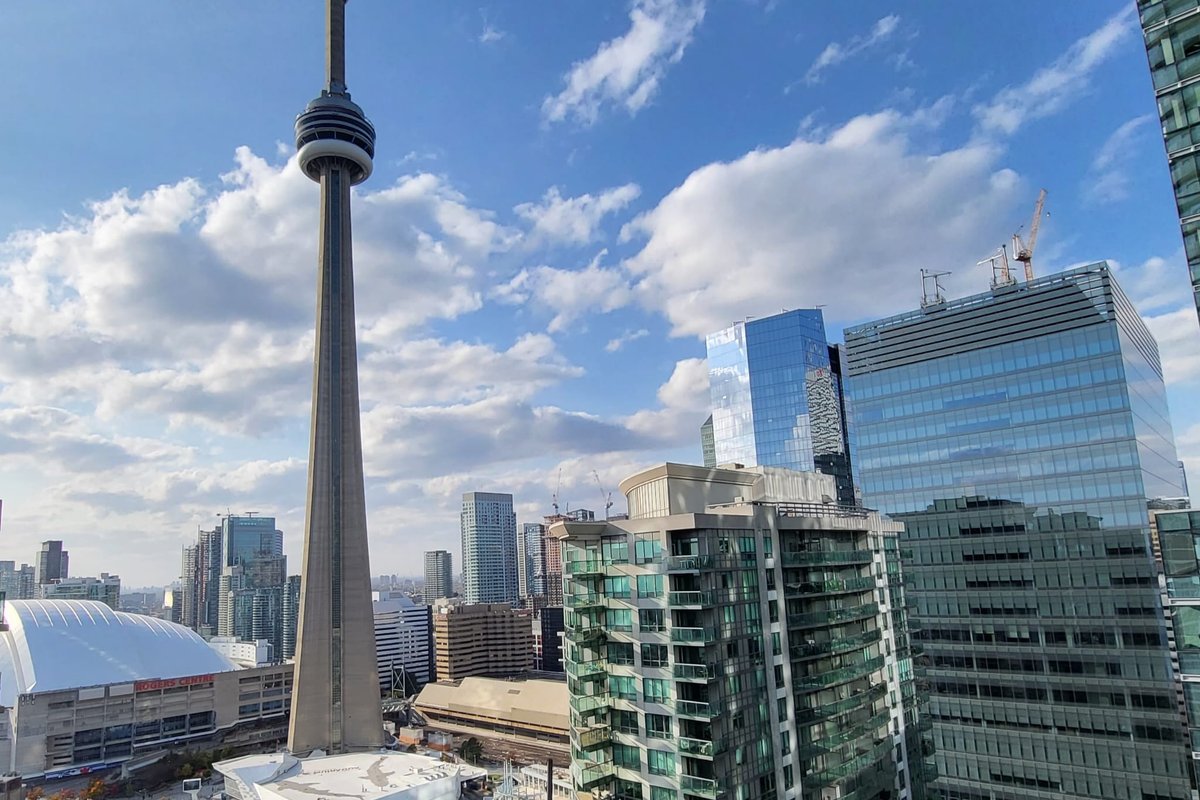 2 Bedroom Oasis In The Heart of Toronto