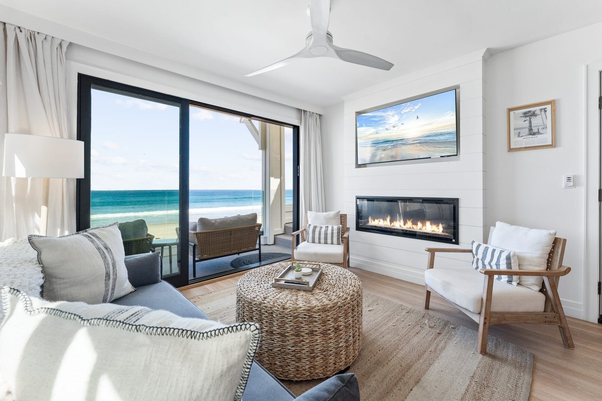 Luxury S Oceanfront Unit with Rooftop & Hot Tub –