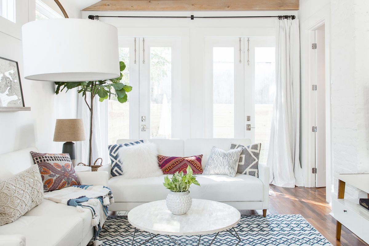 Creole Cottage Jewel, close to Magazine