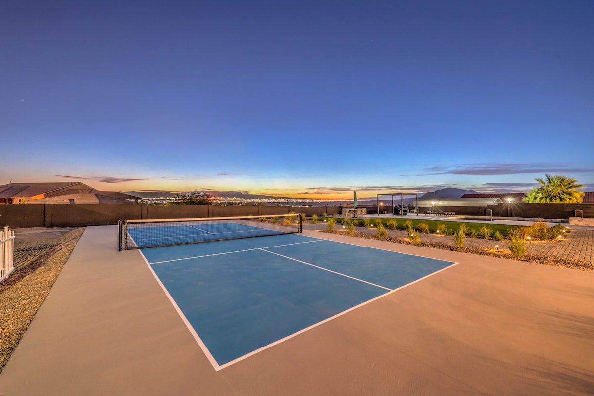 CIELO – Modern Vegas Pool Oasis, Spa, Pickleball gallery image 4