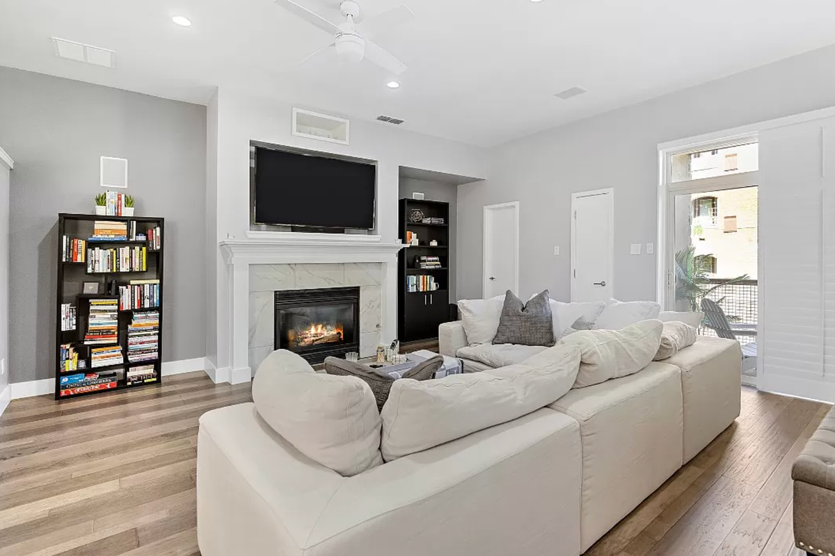 Dallas Townhouse with rooftop