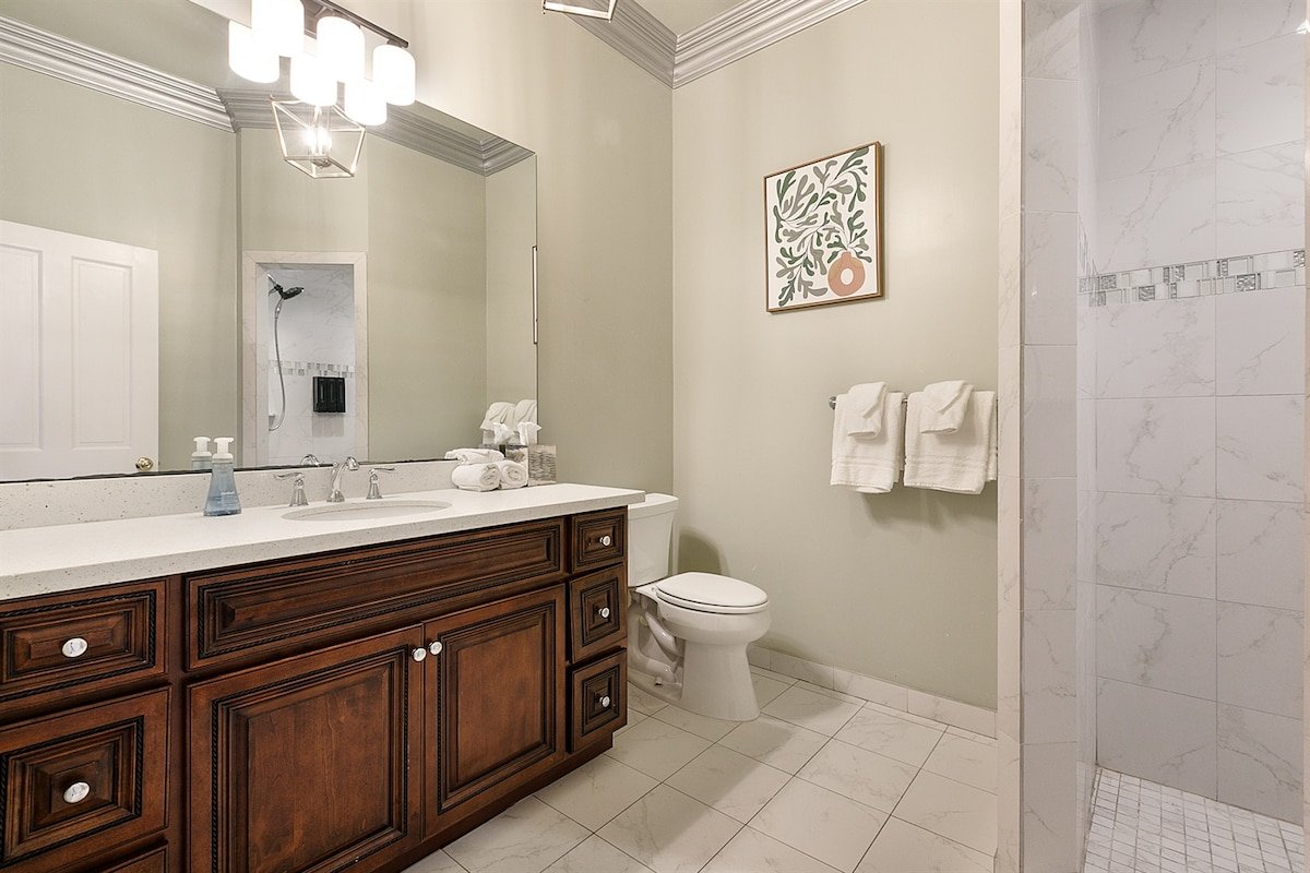 The Royal Trio – Three Guest Houses gallery image 4