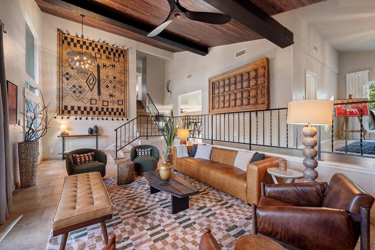 Casa Pájaro | Hot Tub | Karaoke | Sleeps 16+ gallery image 5