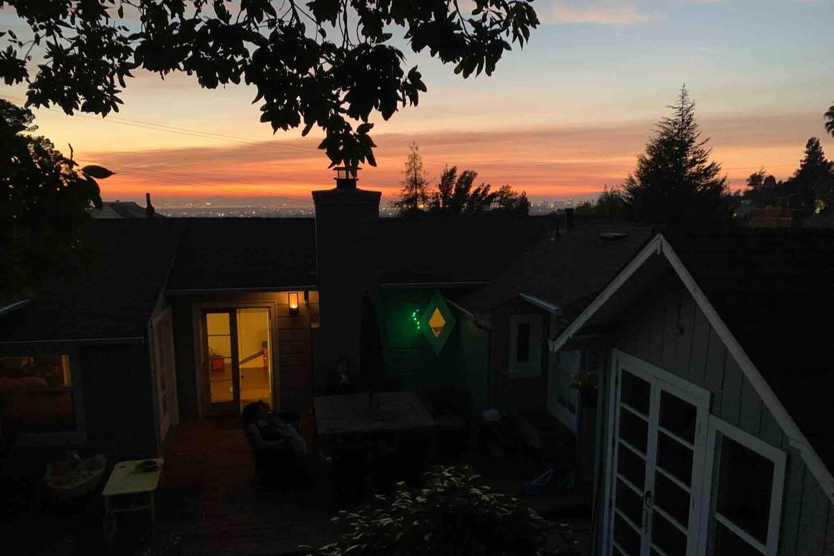 The Sunset View House gallery image 3