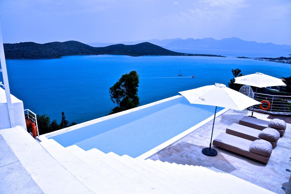 INFINITY ART VILLA gallery image 3