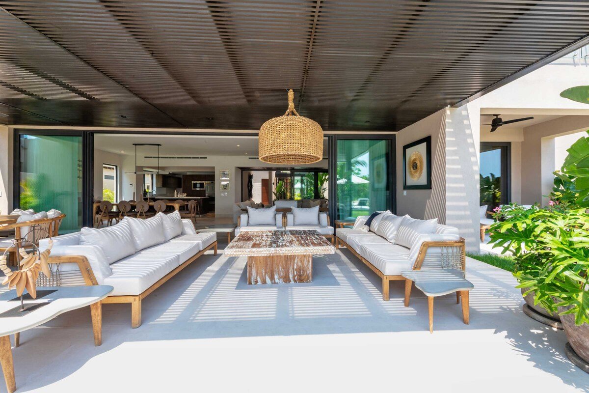 Villa Amistad · Luxury Retreat w/ Pool & Golf Cart gallery image 3