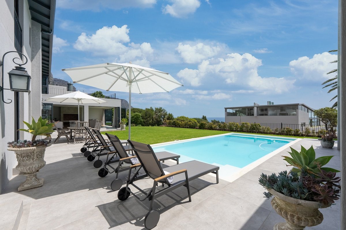 Sublime Camps Bay villa, by Steadfast Collection gallery image 3