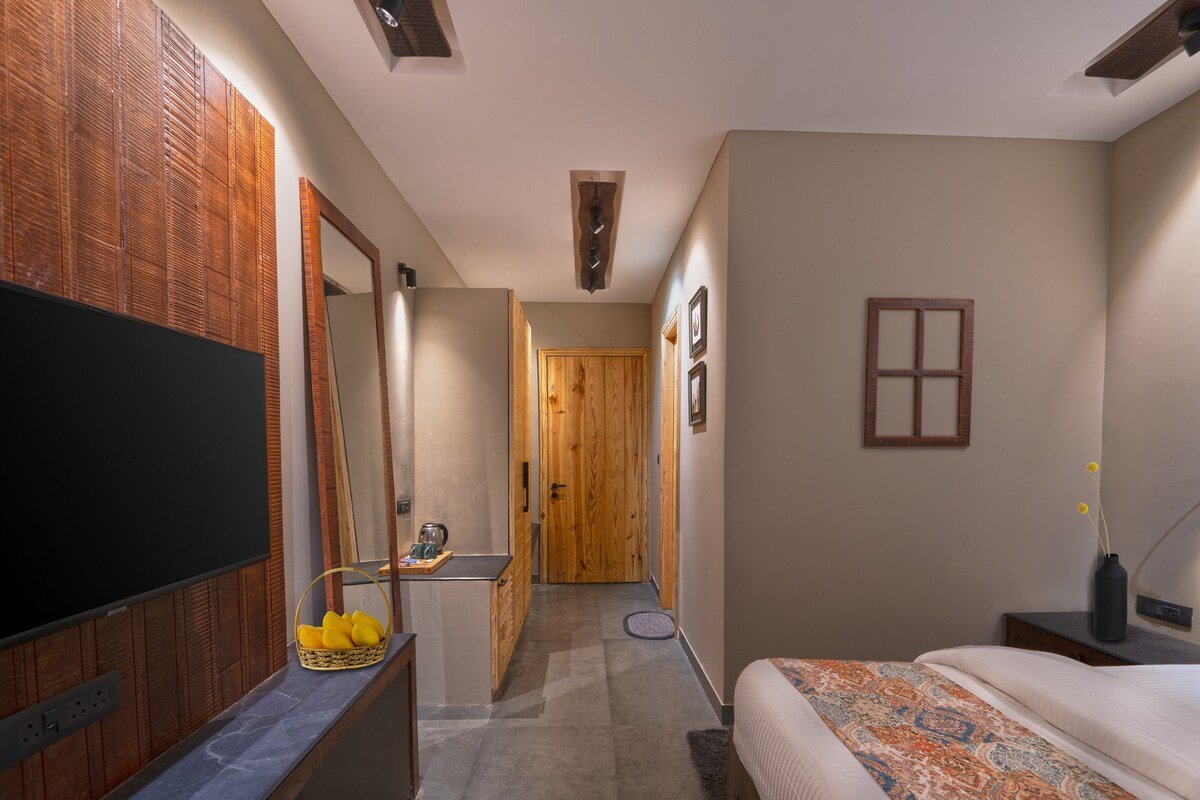 Aruunoday: Villa with Theatre, Games & Deck Views gallery image 2