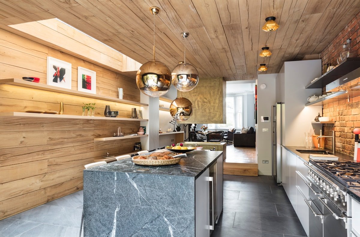 Contemporary Boutique Retreat gallery image 3