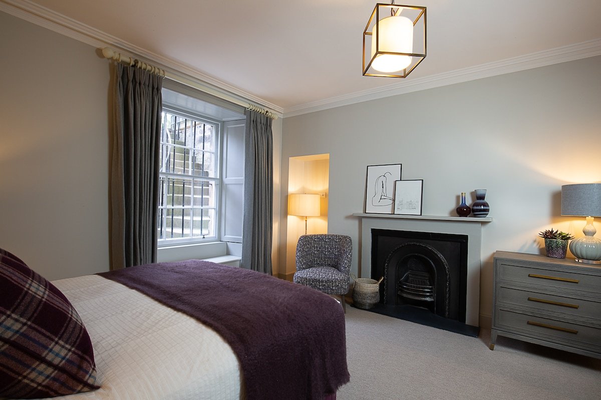 Stylish Georgian city unit gallery image 5