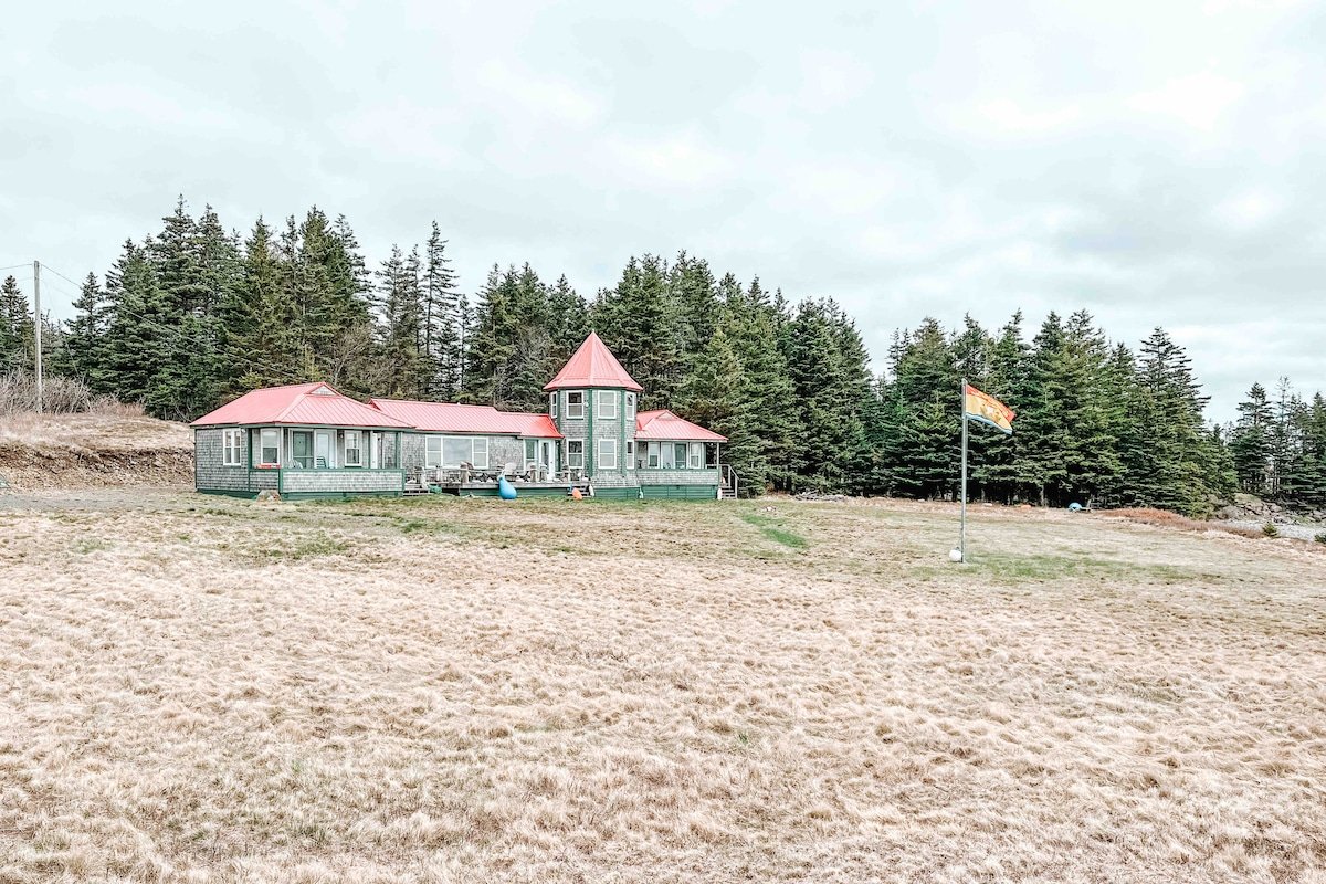 Oceanside Grand Manansion gallery image 3