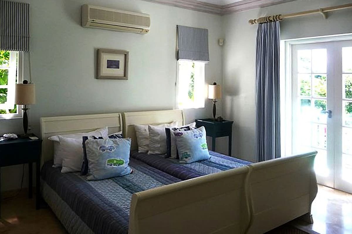 Moon Dance gallery image 5