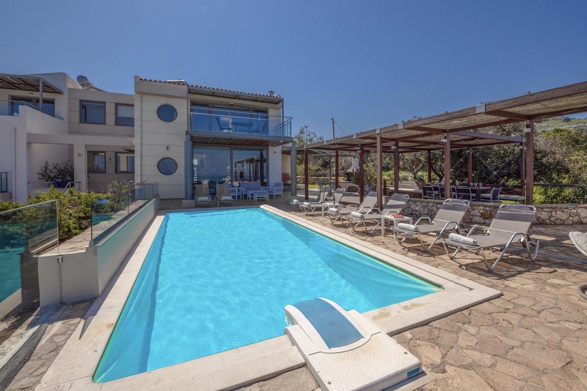 Villa Serenity – With Private Heated Pool gallery image 4