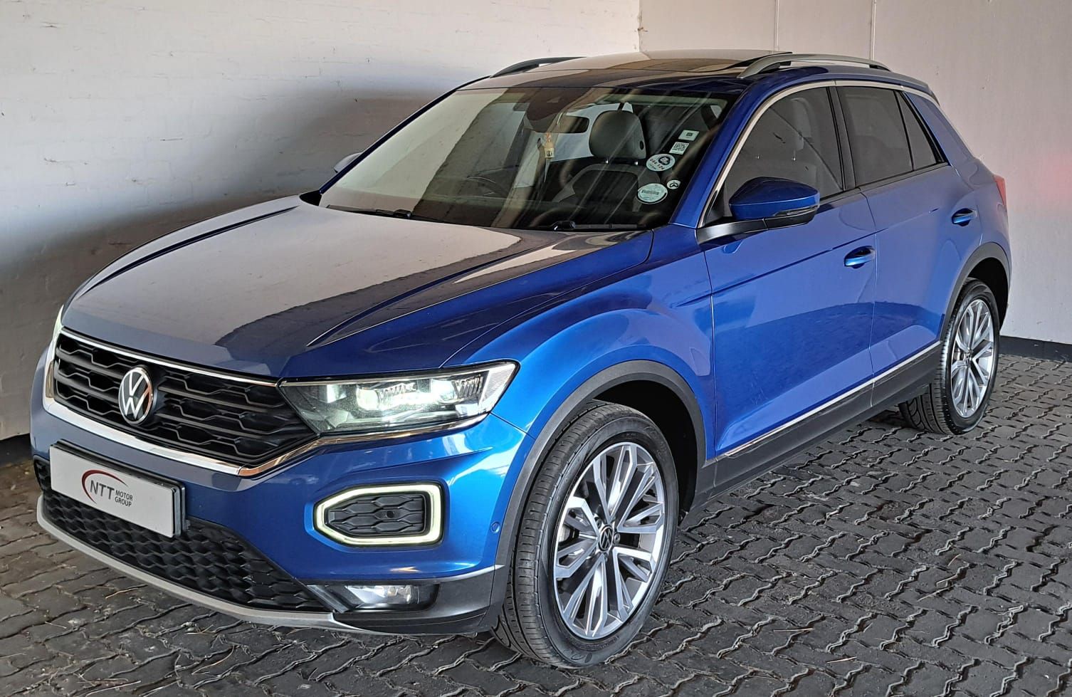VOLKSWAGEN T-ROC 2.0 TSI DESIGN 4MOT DSG for Sale in South Africa