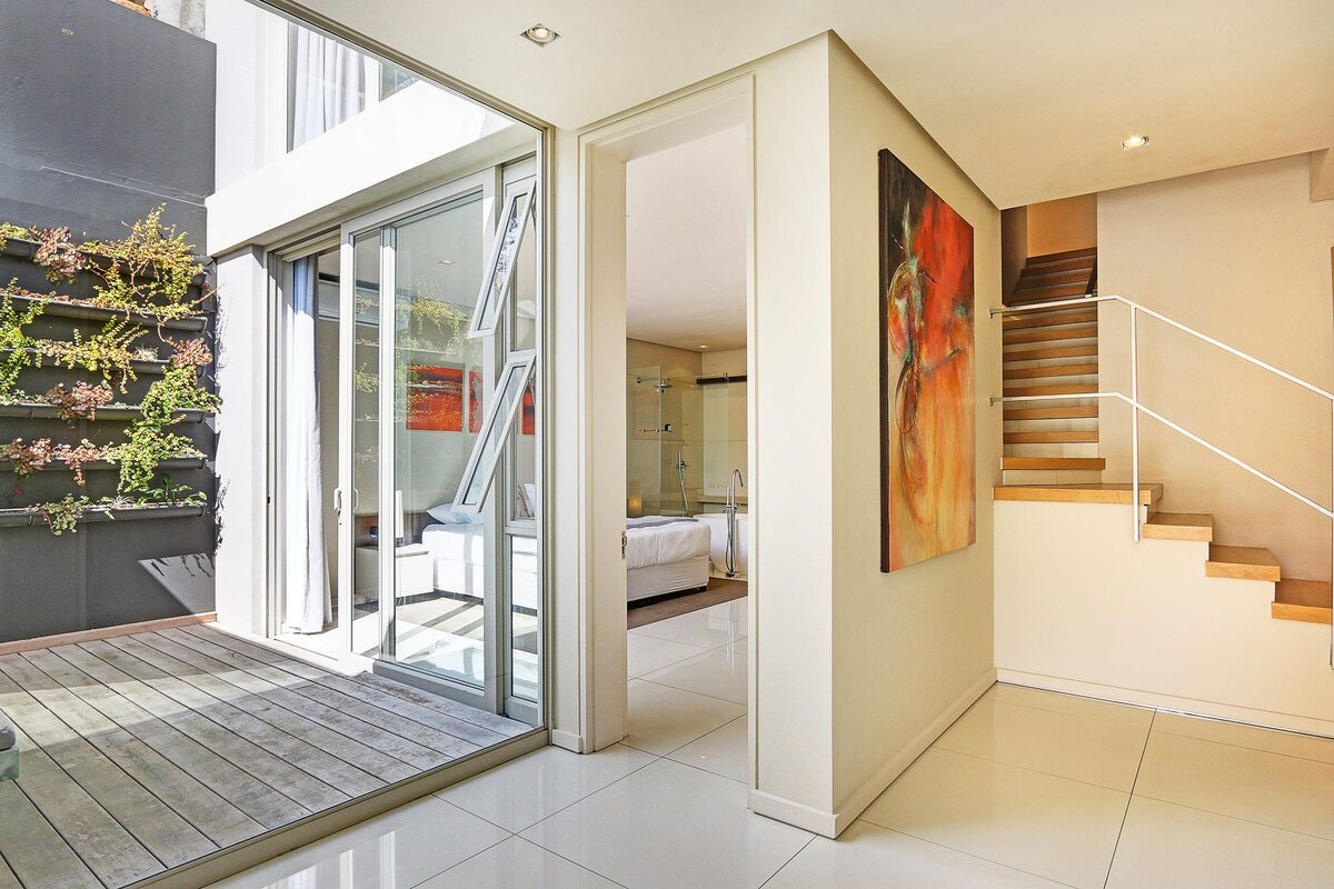 Blinkwater Villa – Camps Bay luxury next to beach gallery image 4