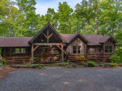 The Woodland House Mountain Retreat