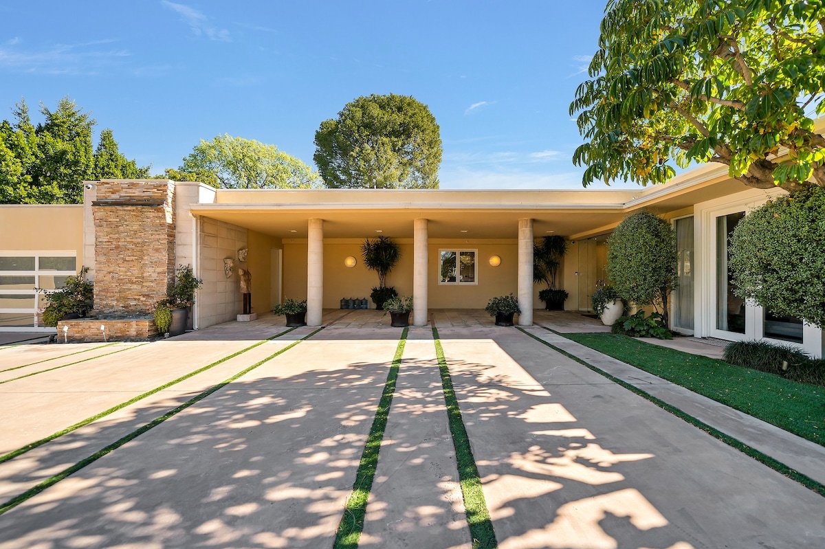 Trousdale Grand gallery image 5