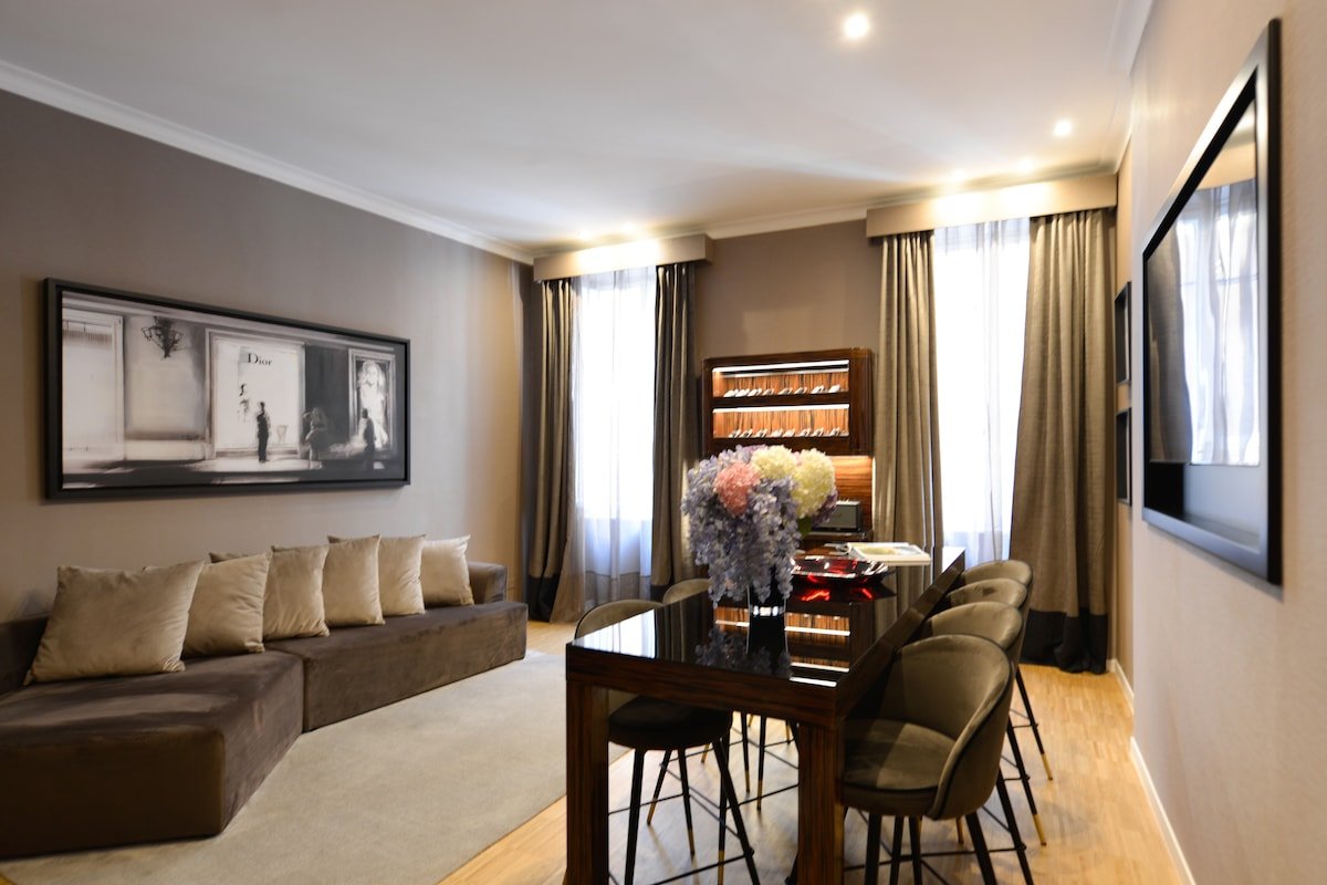 The Condotti – Elegant 5Bdr 2.5Bth @ Spanish Steps gallery image 2