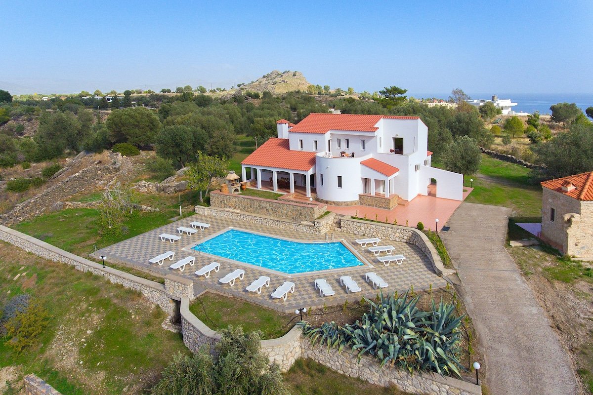 Villa Krokali in Lindos with swimming pool gallery image 2