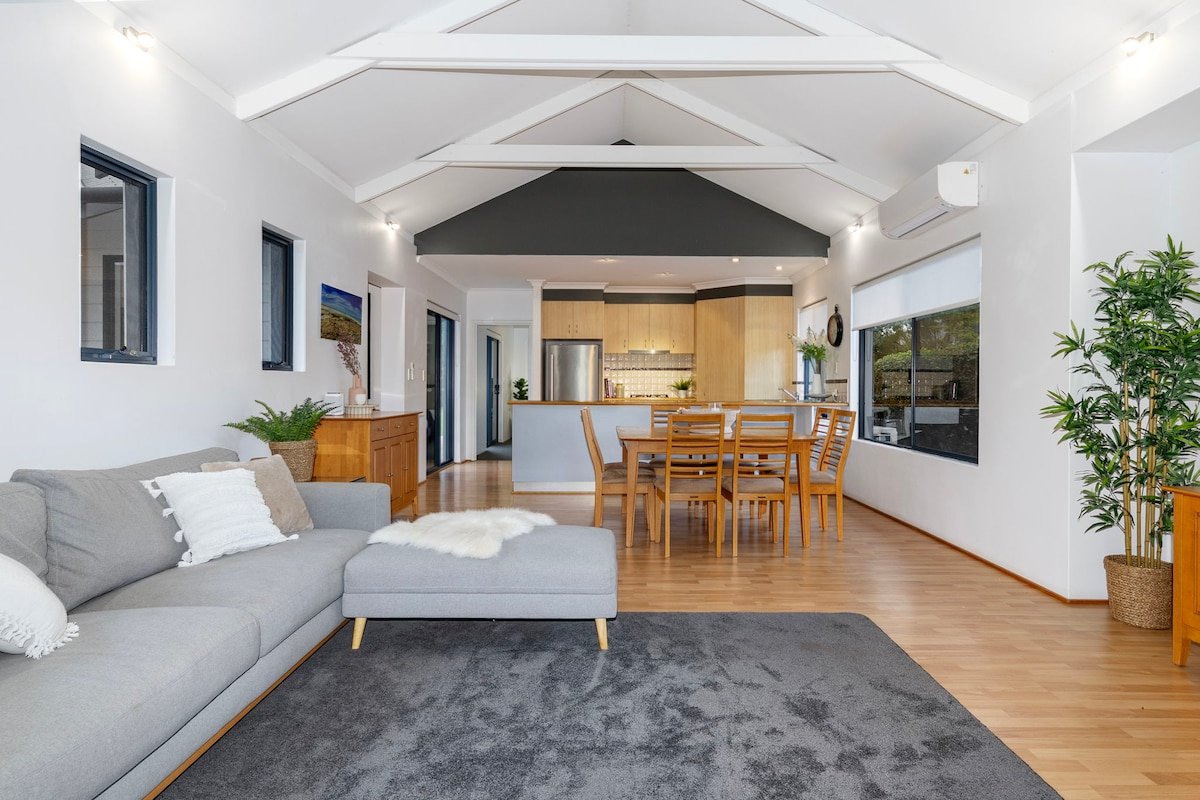 The Enclave—A Family Alfresco Retreat gallery image 2