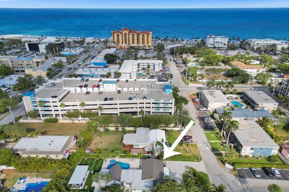 Pool, Hot Tub, Mini Golf & MORE! DFB Bungalows gallery image 3