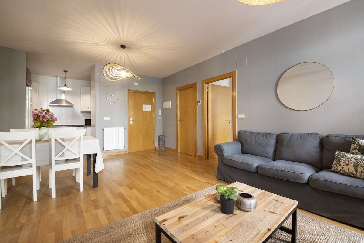 Legazpi – Piso amplio y estiloso en el corazón de la ciudad gallery image 5