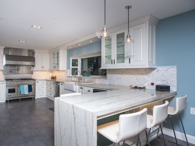 Modern Family Home w/ Great Loc. & Comfy Beds