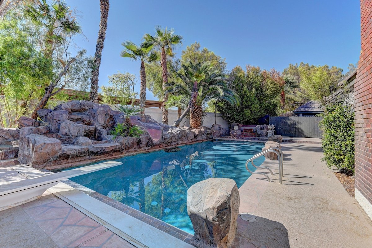 Luxury Villa 4 mile to strip/Convention Center gallery image 2