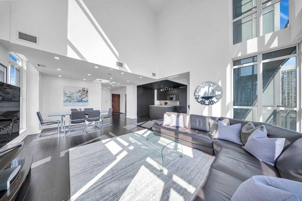 RentX|Lakeview 2-Storey Penthouse Paradise gallery image 4