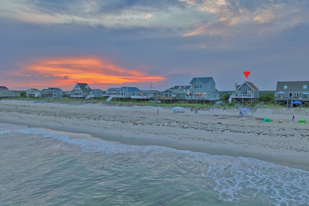 Pet-Friendly Private Beach Oceanfront Cottage A/C gallery image 2