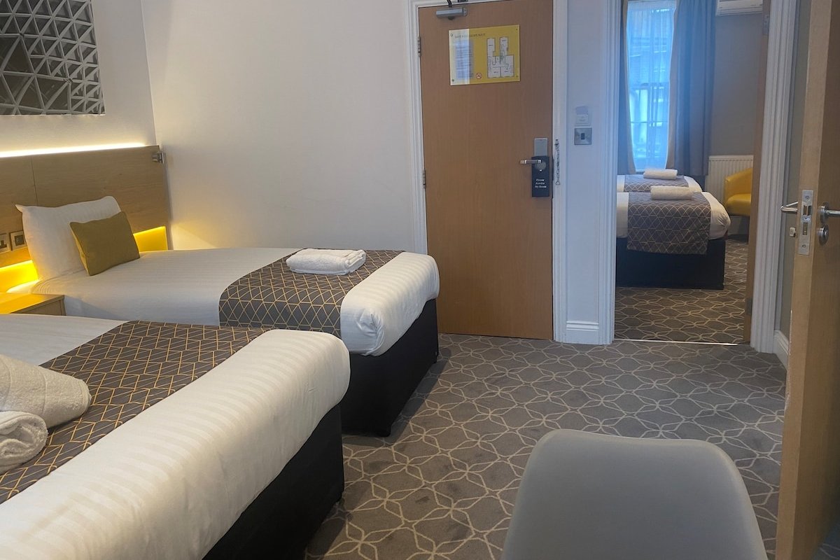 Large Two Bedroom Suite – St Pancras Hotel Group gallery image 3