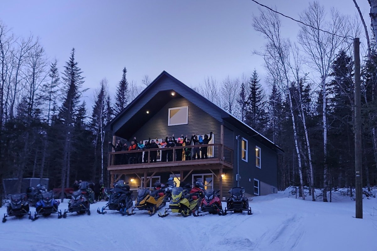 Trails End Lodge Fundy National Park area HOT TUB gallery image 2