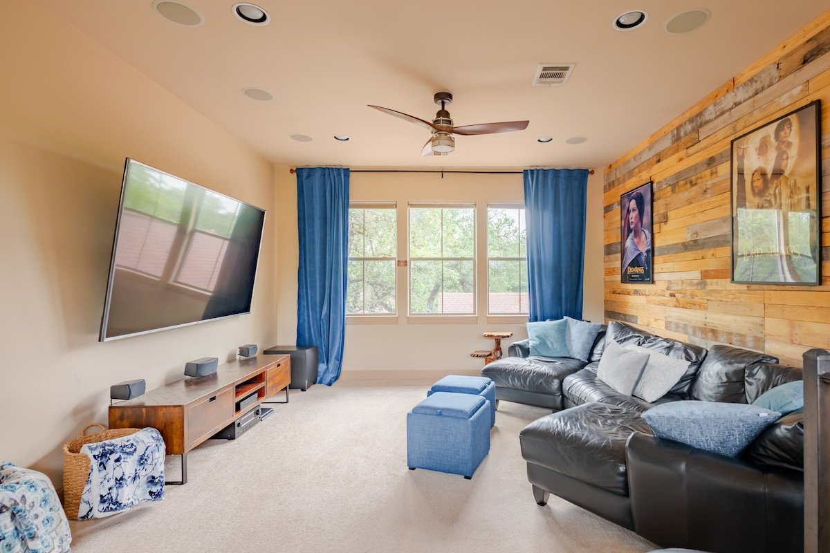 Pool/Spa, Pet friendly, Downstairs Master gallery image 4