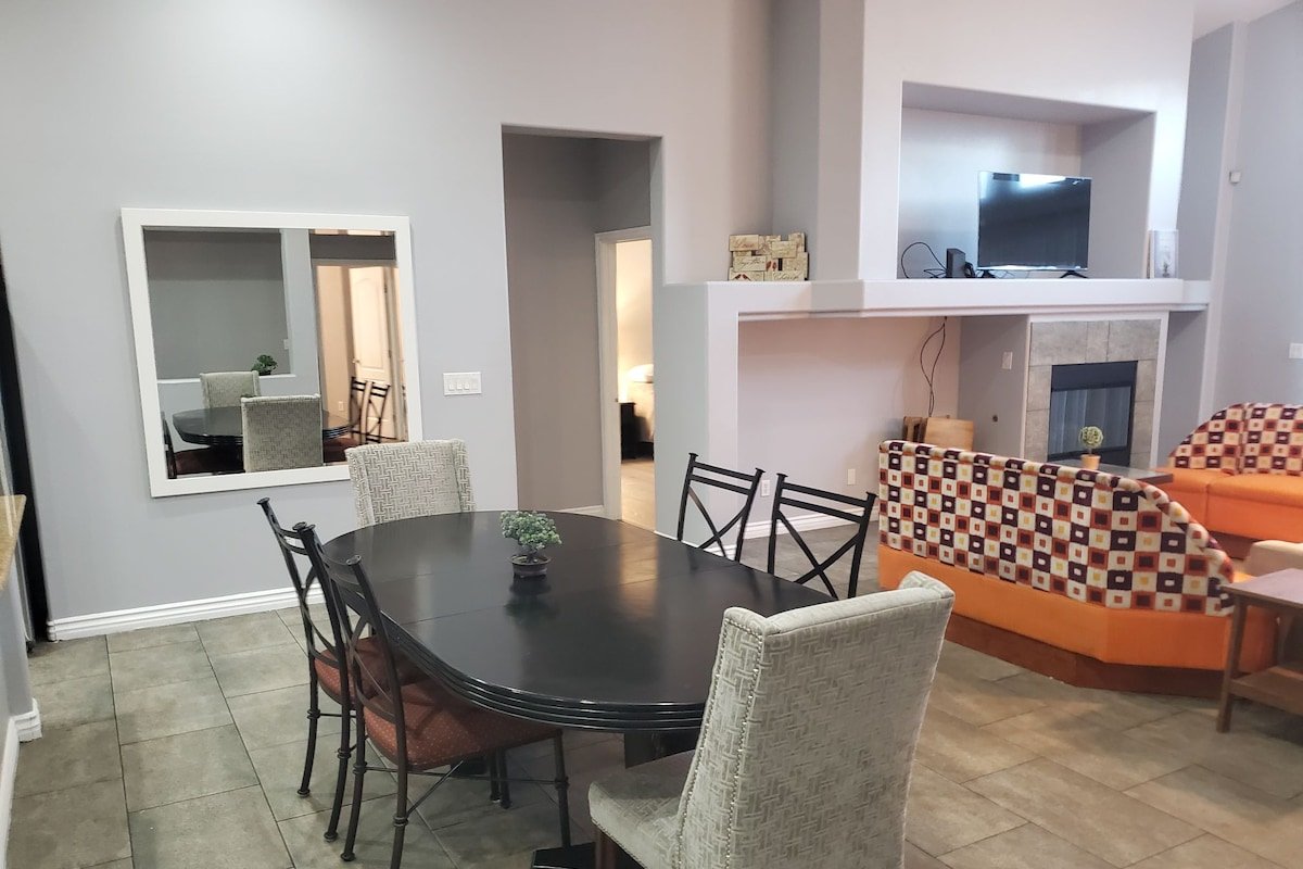 EDC Mini Castle *Newly Renovated * CLOSE TO VENUE gallery image 4