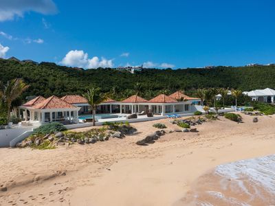 Beau Rivage (3 bedrooms) – Beachfront villa with p