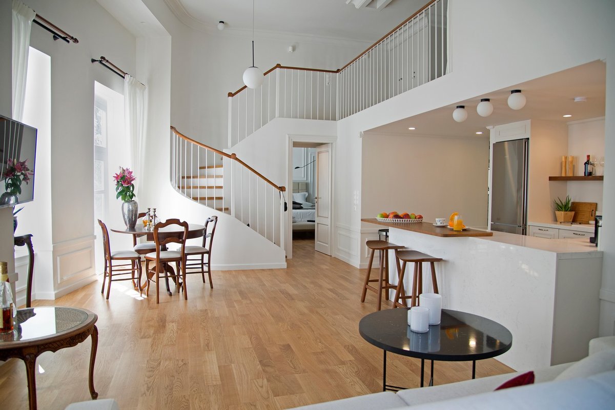 Voreas | 2BDR Suite Ermou Str. View | 4 Streets