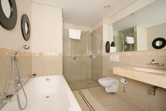 Photo 2 of Faulconier 303 accommodation in V&A Waterfront, Cape Town with 2 bedrooms and 2 bathrooms