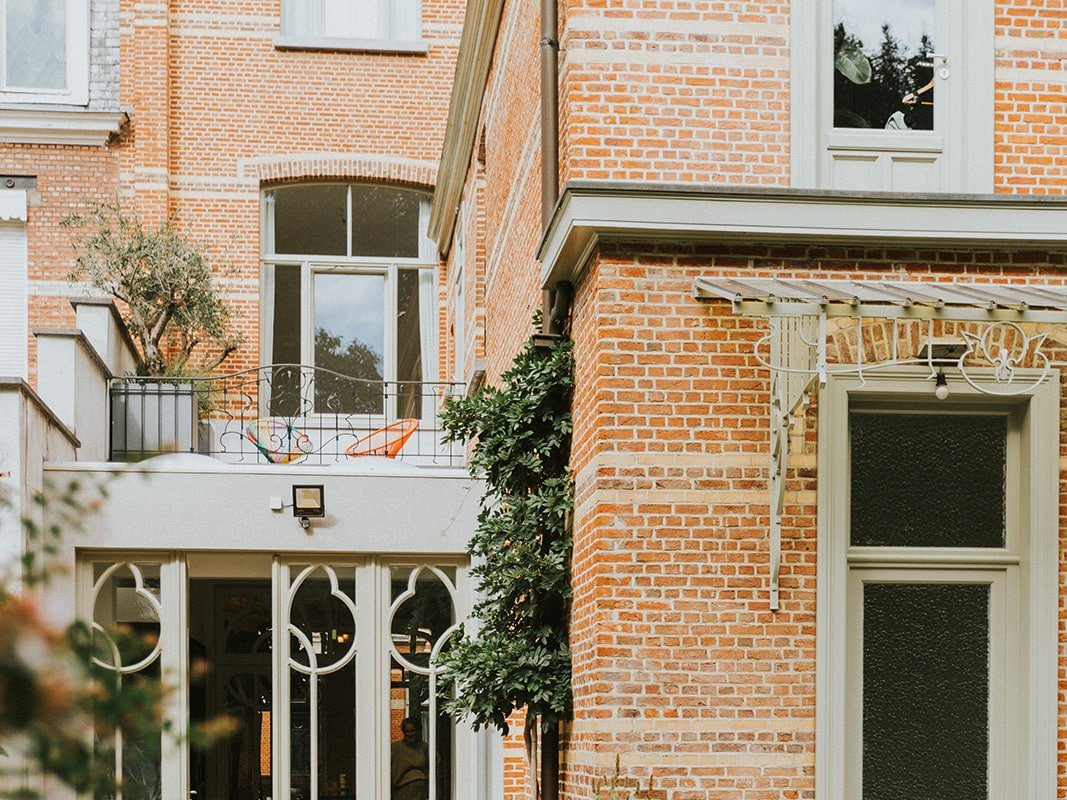 Art Nouveau huis in Zurenborg wijk. gallery image 3