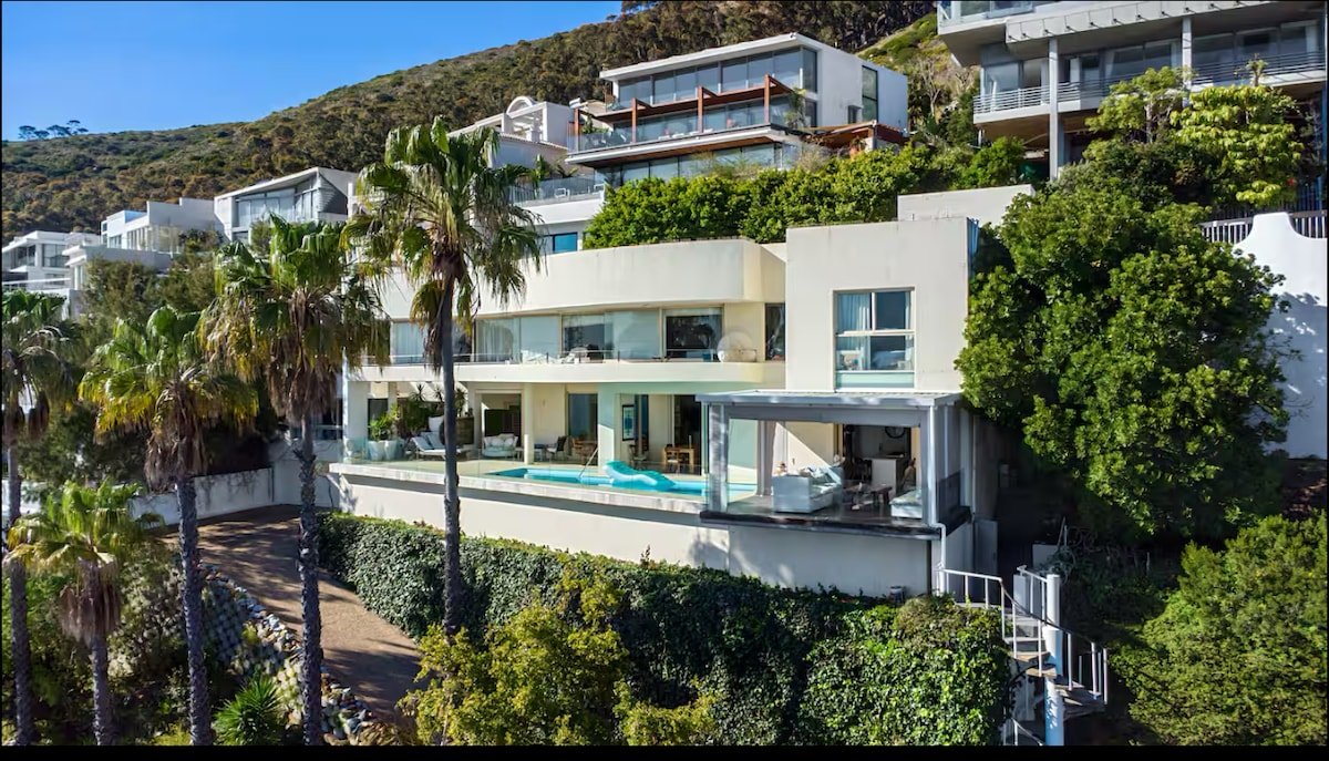 Villa in Cape Town Sea views. 4 bedrooms gallery image 2