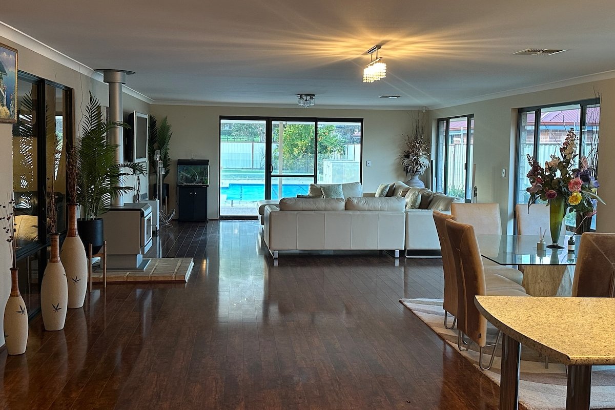 Country Oasis on Evans Street gallery image 5