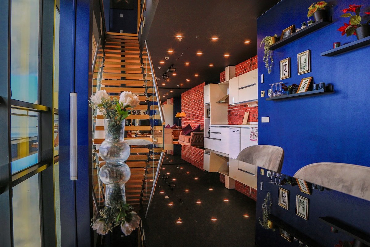 Large duplex with 2 bedrooms and 2 bathrooms gallery image 5