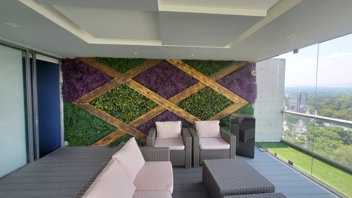 Luxury PH Incomparable View Roofgarden N Jacuzzi gallery image 5