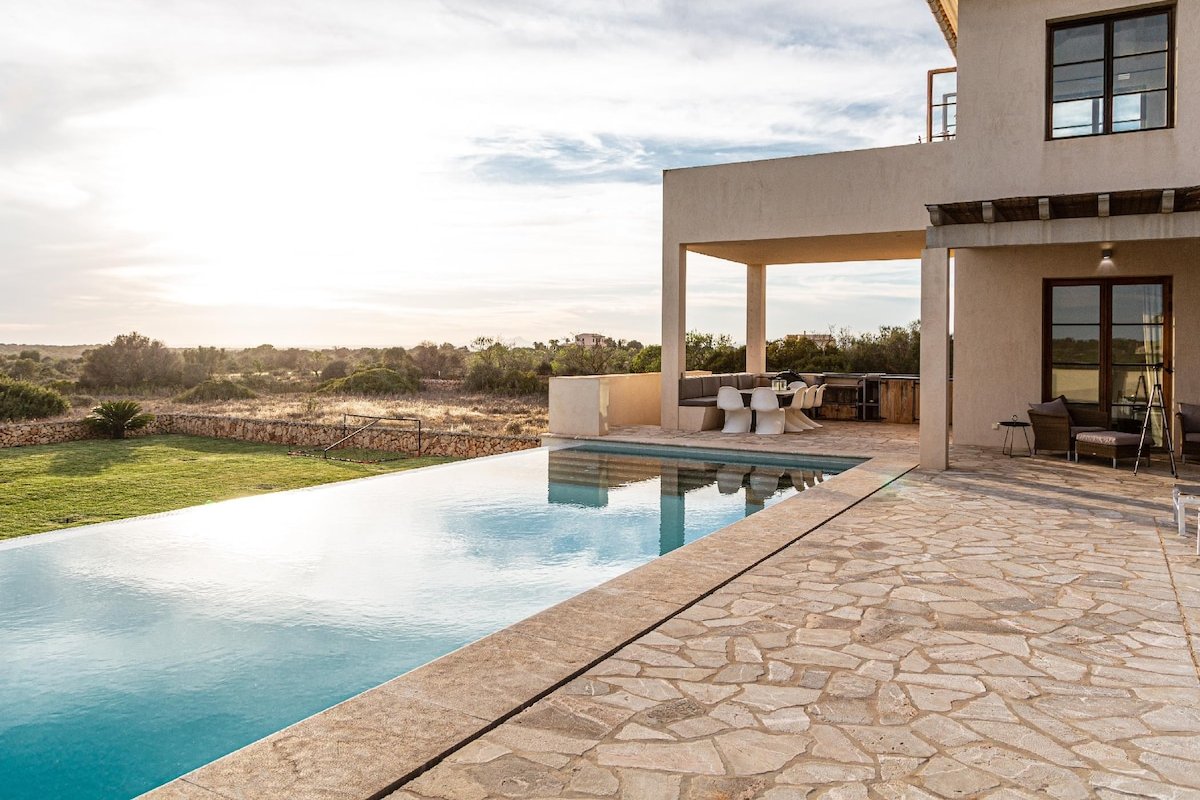 Villa Salamandra with pool for 10 people, Santanyi gallery image 5