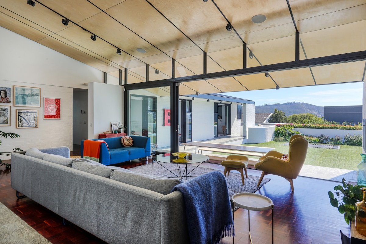 Contemporary 4-bed Family Home on Table Mountain gallery image 3