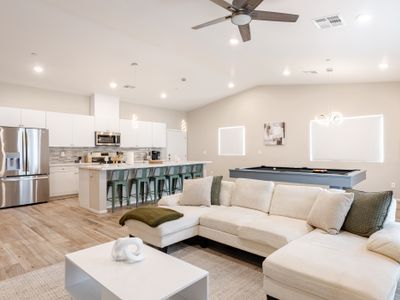 6 MILES from LAS VEGAS STRIP Spacious Family home