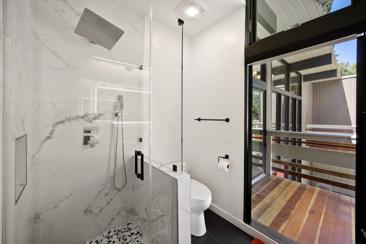 New Listing! Architectural Oasis by Colby & Conrad gallery image 5